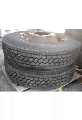 10R22.5  Tire and Rim