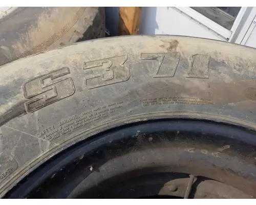 11R22.5 Other Tire and Rim