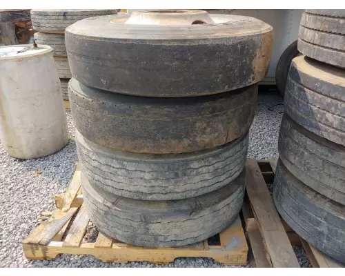 11R22.5 Other Tire and Rim