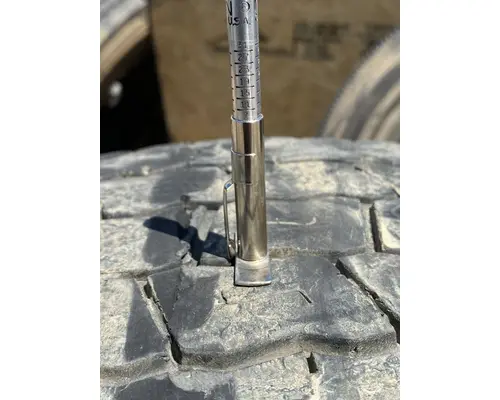 11R22.5 Other Tire and Rim