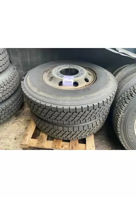 11R22.5 VNM Tire and Rim