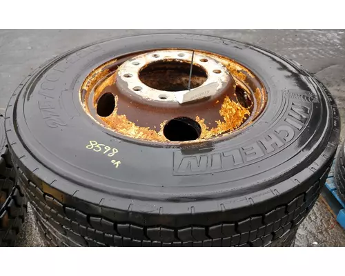 275/80/R22.5  Tire and Rim