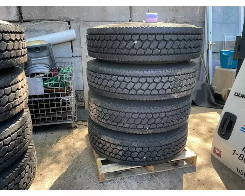 295/75/R22.5  Tire and Rim