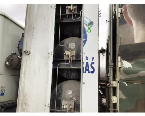 3 CYLINDERS BEHIND CAB ENCLOSED CNG FUEL SYSTEM