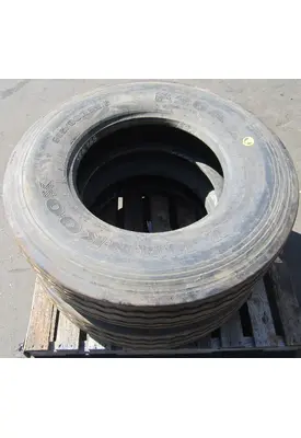 315/80/R22.5  Tire and Rim