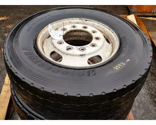 315/80/R22.5  Tire and Rim