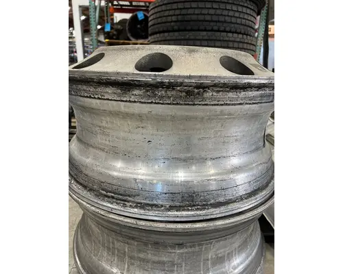 ALCOA 22.5 X 8.25 Wheel