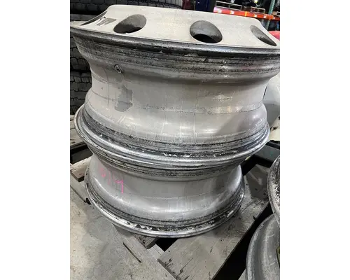ALCOA 22.5 X 8.25 Wheel