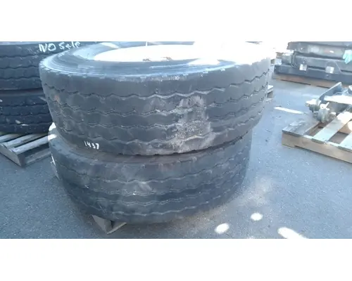 ALCOA 22.5x9.00 Tire and Wheel