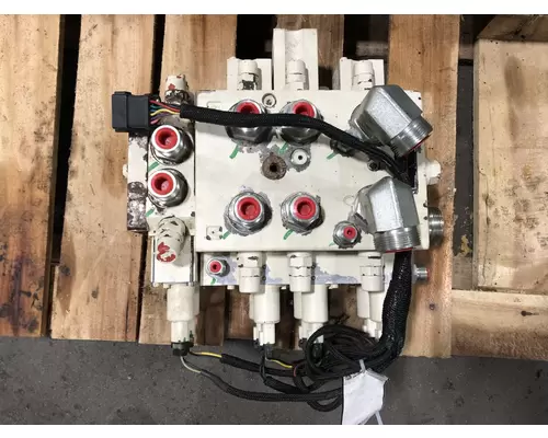 ASV RT120 FORESTRY Equip Hydraulic Valve