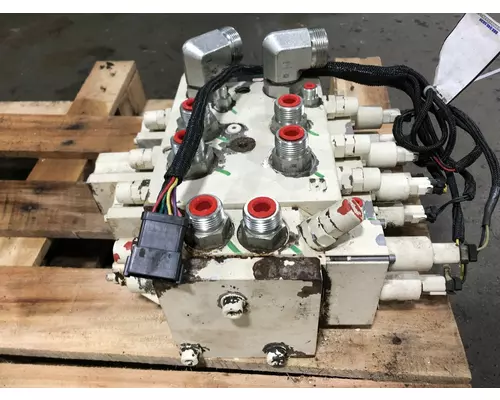 ASV RT120 FORESTRY Equip Hydraulic Valve