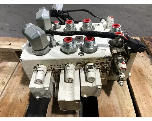ASV RT120 FORESTRY Equip Hydraulic Valve