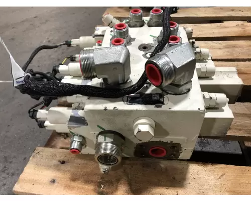 ASV RT120 FORESTRY Equip Hydraulic Valve