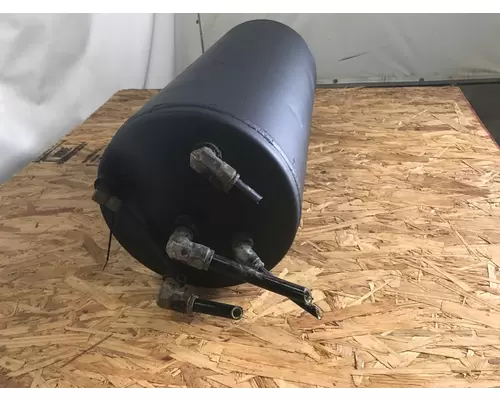 AUTOCAR ACX64 Air Tank