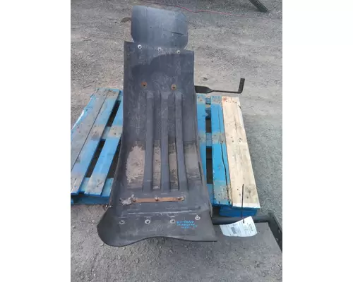 AUTOCAR WXLL (LOW LEVEL) FENDER, SPLASH SHIELDGUARD