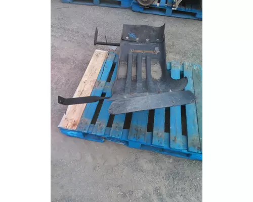 AUTOCAR WXLL (LOW LEVEL) FENDER, SPLASH SHIELDGUARD