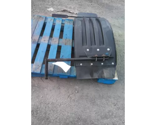 AUTOCAR WXLL (LOW LEVEL) FENDER, SPLASH SHIELDGUARD