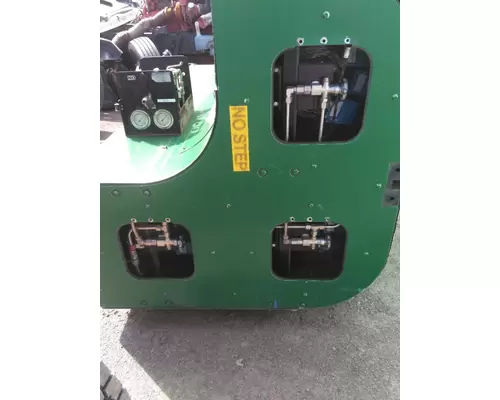 AUTOCAR WXLL (LOW LEVEL) LNG FUEL TANK