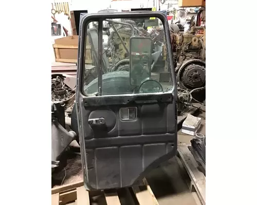 AUTOCAR WX DOOR ASSEMBLY, FRONT