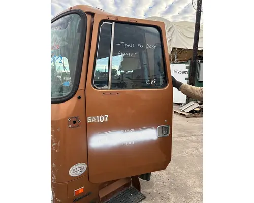 AUTOCAR  Door Assembly, Front