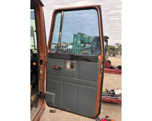 AUTOCAR  Door Assembly, Front