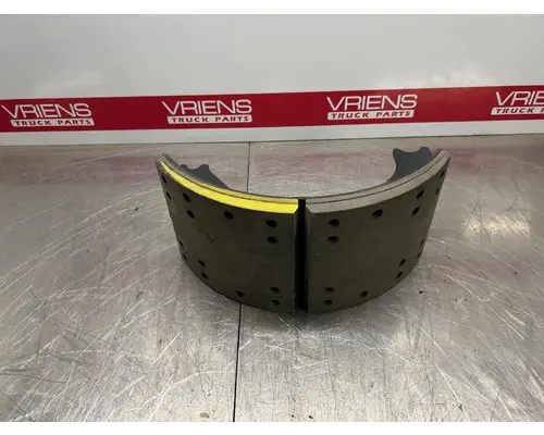 AXLE ALLIANCE BRK11588521 Brake Shoes