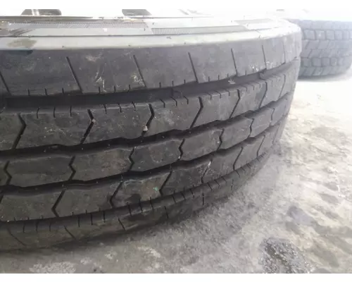 All MANUFACTURERS 225/70R19.5 TIREWHEEL
