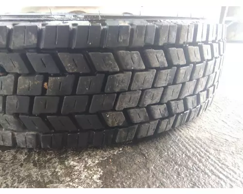 All MANUFACTURERS 225/70R19.5 TIREWHEEL