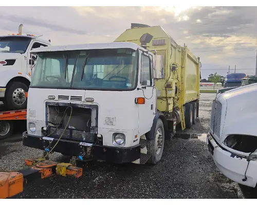 Bumper Assembly, Front AUTOCAR AUTOCAR Crj Heavy Trucks And Parts