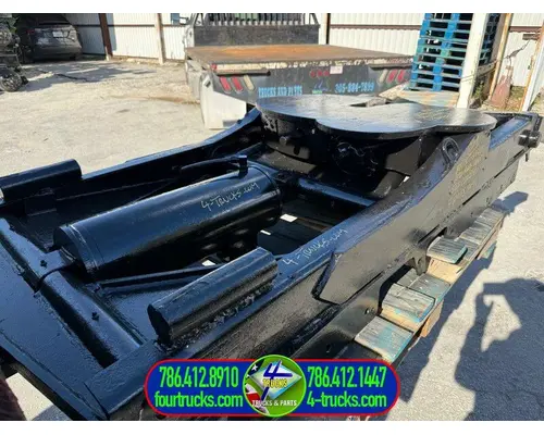 BARTLETT SINGLE PISTON Fifth Wheel