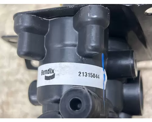 BENDIX 21315044 Brake Valve (Air)
