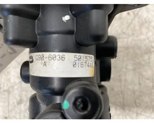 BENDIX 384 Brake Proportioning Valve