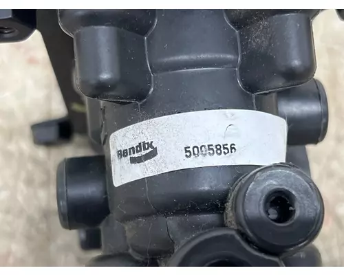 BENDIX 5005856 Brake Valve (Air)
