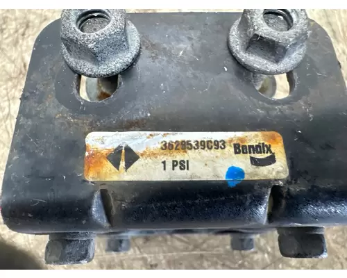 BENDIX 5018325 Brake Valve (Air)