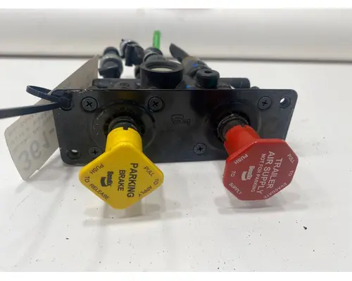 BENDIX 579 Brake Proportioning Valve
