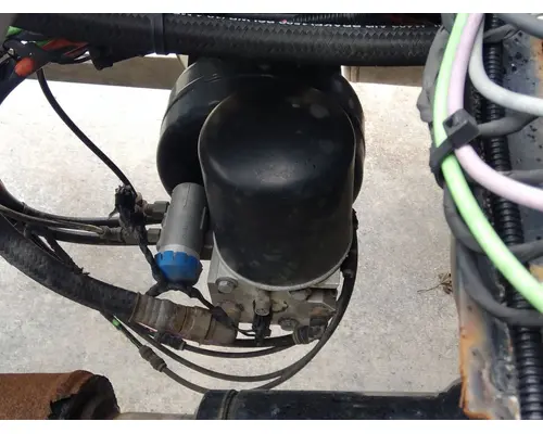 BENDIX AD-IS AIR DRYER (BRAKE)