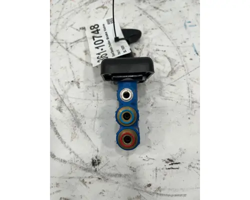 BENDIX Cascadia Brake Proportioning Valve