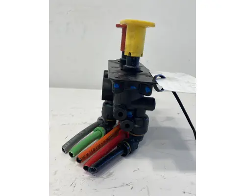 BENDIX Cascadia Brake Proportioning Valve