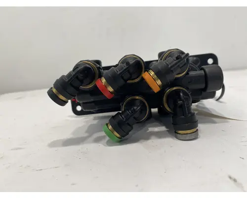 BENDIX Cascadia Brake Proportioning Valve