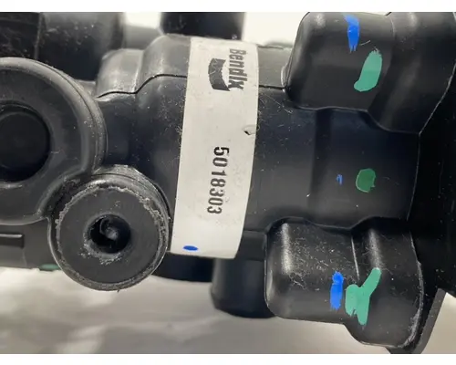 BENDIX Cascadia Brake Proportioning Valve