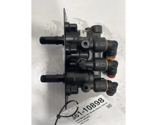 BENDIX Cascadia Brake Proportioning Valve