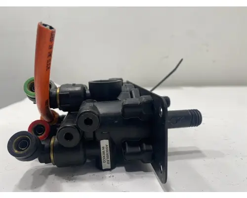 BENDIX Cascadia Brake Proportioning Valve