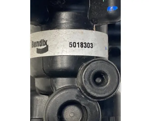 BENDIX Cascadia Brake Proportioning Valve