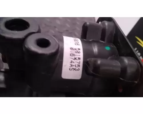 BENDIX G90-6036 Brake, Tractor Protection Valve