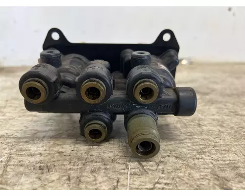 BENDIX G90-6036 Brake Valve (Air)