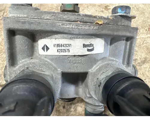 BENDIX K202575 Brake Valve (Air)
