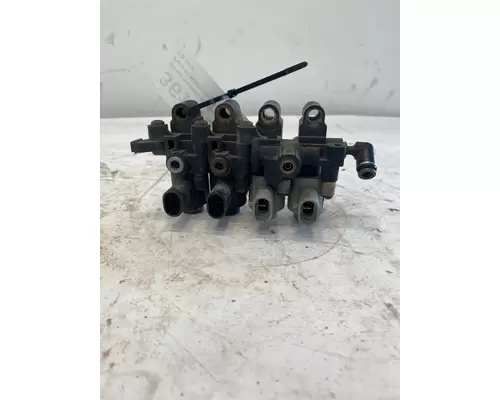 BENDIX T680 Brake Proportioning Valve