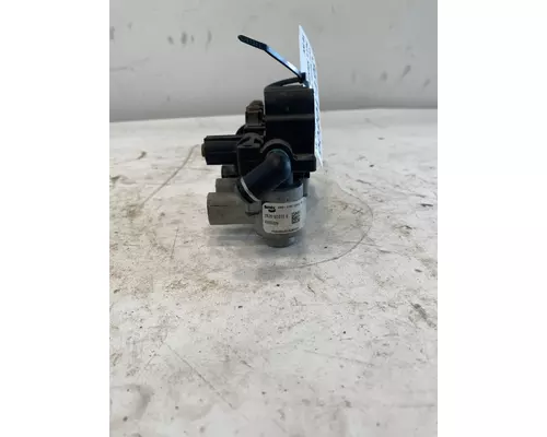 BENDIX T680 Brake Proportioning Valve
