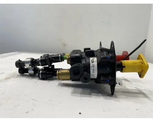 BENDIX T680 Brake Proportioning Valve