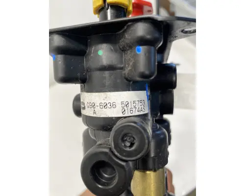 BENDIX T680 Brake Proportioning Valve
